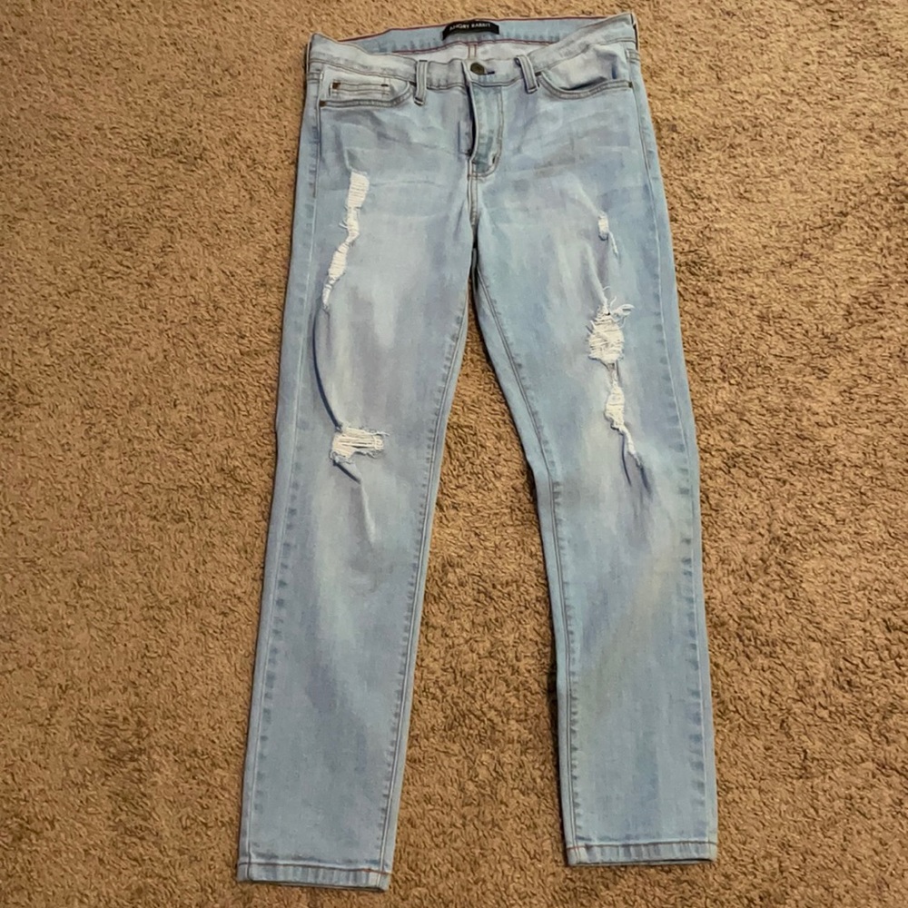 Super Cute Light Washed Distressed Skinny Jeans